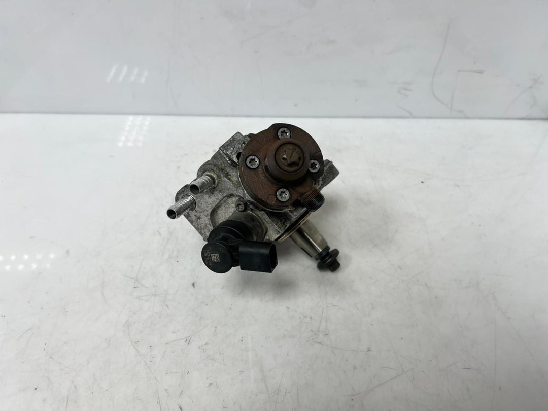 BMW 1 2 3 4 5 Series F20 F21 F30 X1 X3 E90 E92 High Pressure Fuel Pump 7810696