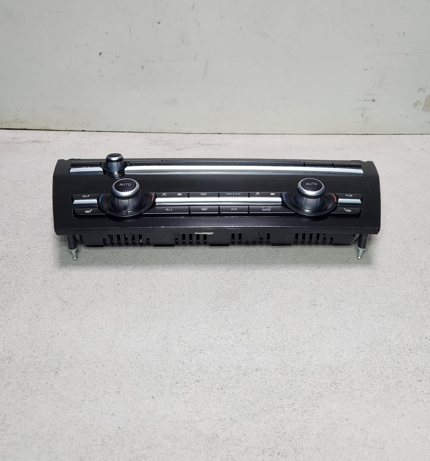 BMW Climate Control Panel Upper 9299037 7 Series F01 F02 and 5 Series F10