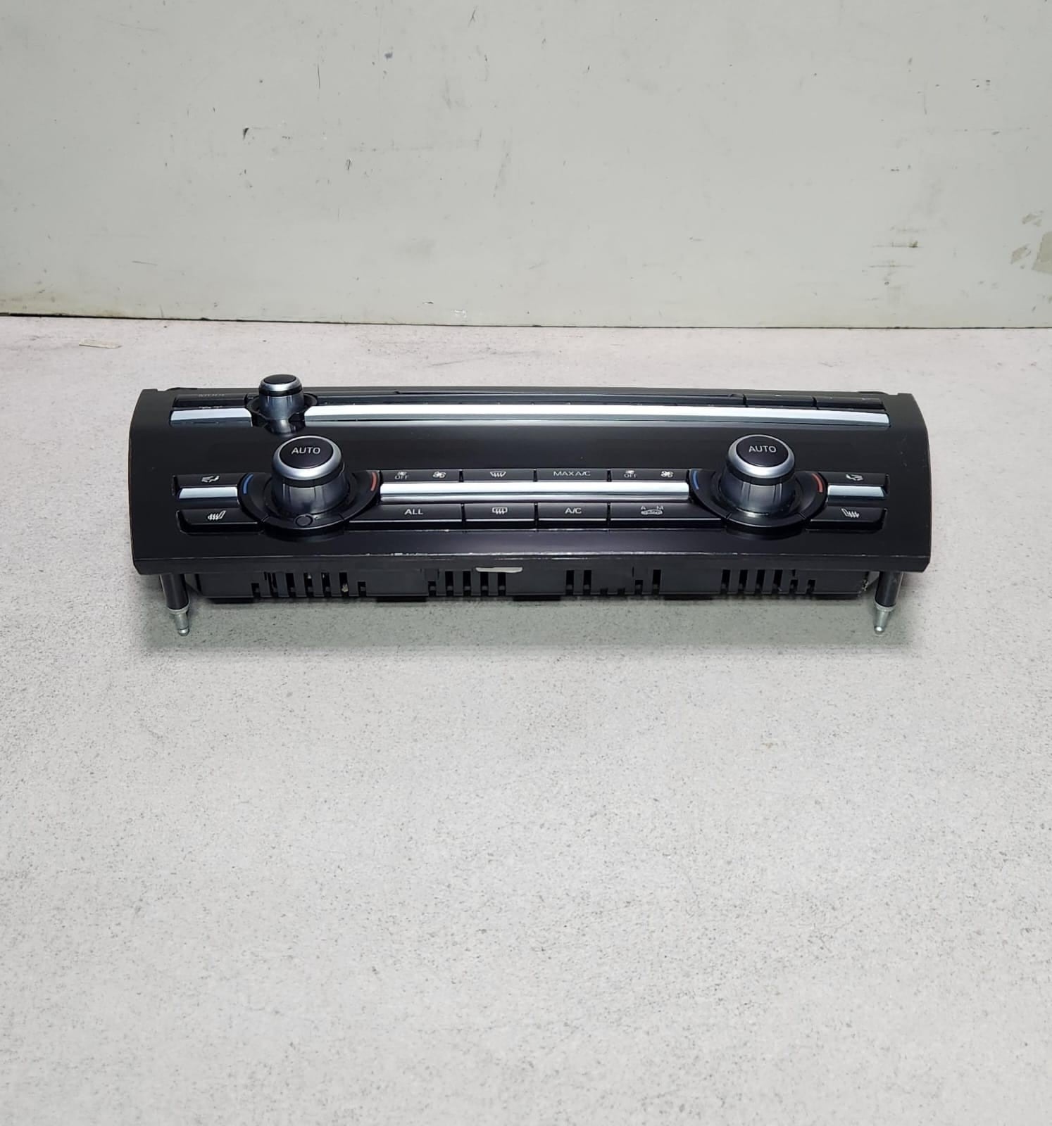 BMW Climate Control Panel Upper 9299037 7 Series F01 F02 and 5 Series F10
