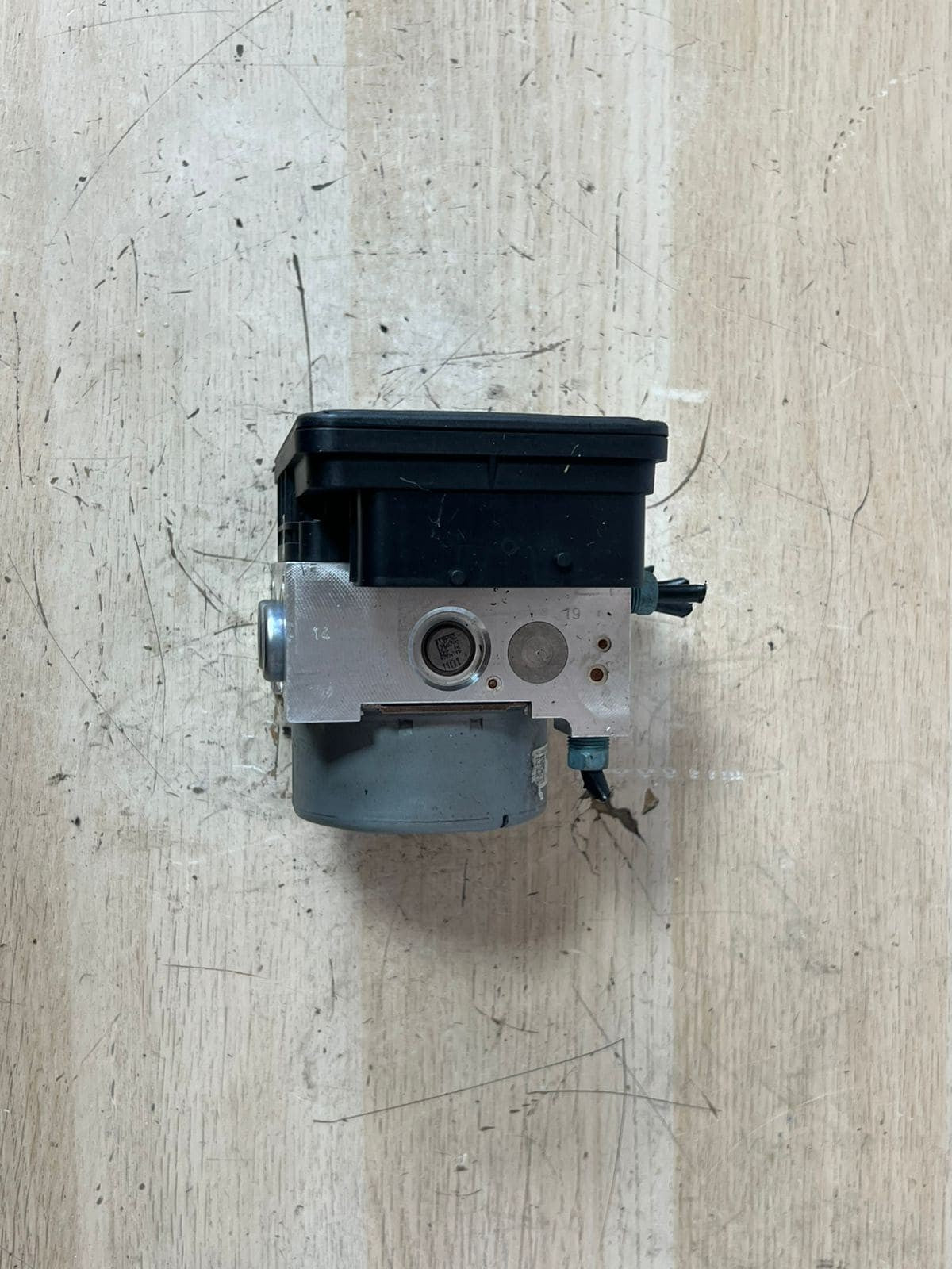 2016 BMW 1, 2 SERIES F22 F30 F87 320i Abs Pump Control Module 6881173