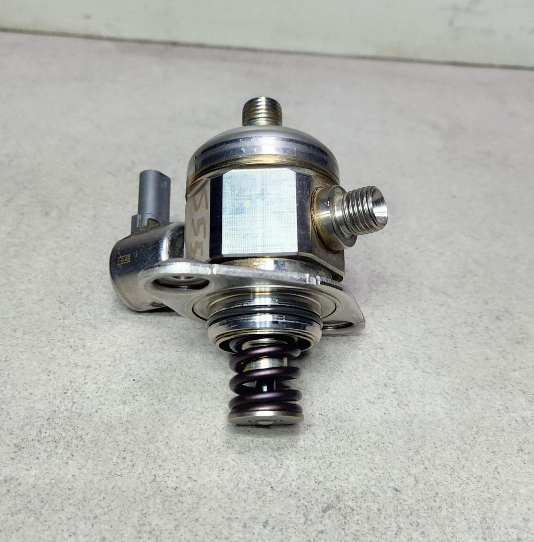 7847204 BMW M3 High Pressure Fuel Pump 7847204 2015-2021 F80 M3 F82 F83 M4 OEM