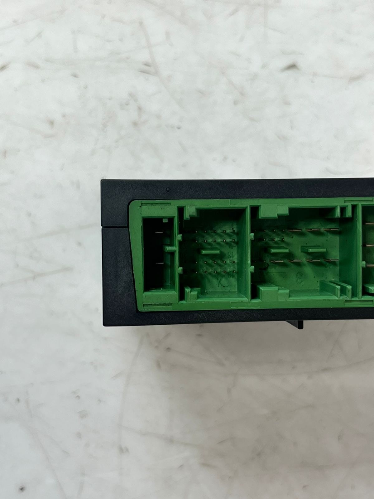 2004-2005 BMW 745i 750I Integrated Supply Module 7510638 OEM