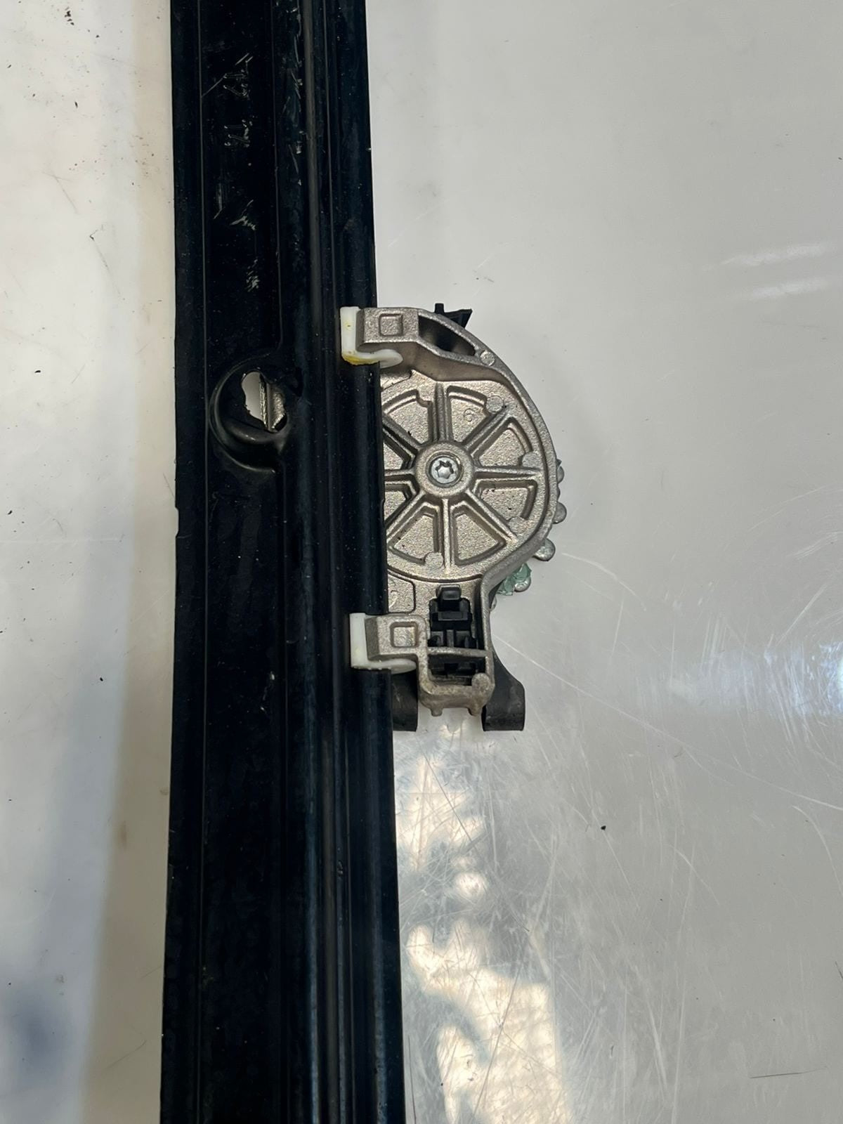 2013-2019 BMW 650i F07 Gran Coupe Rear Left Door Window Regulator Motor 7275399