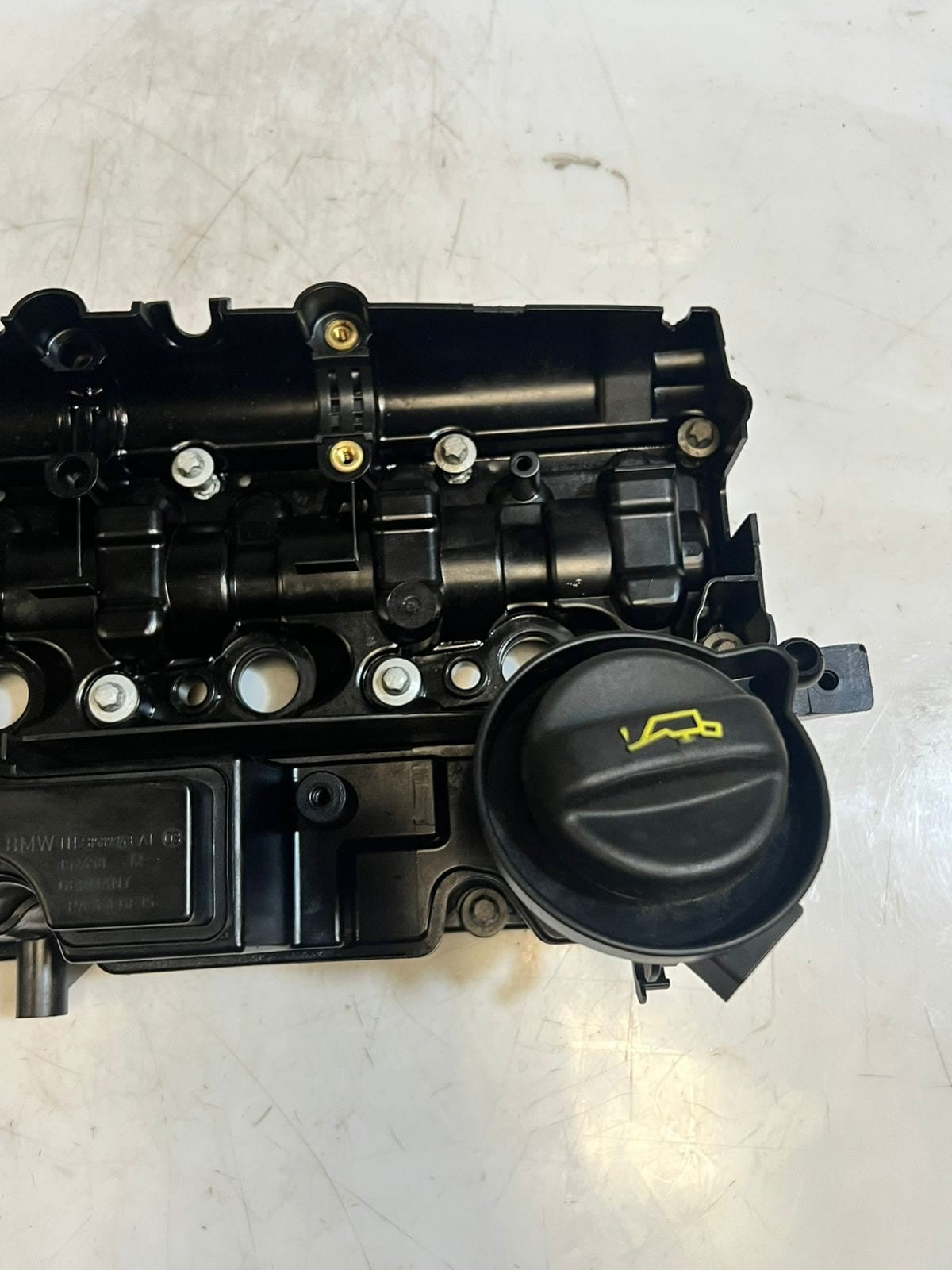 2011-2016 Mini Cooper R55-R59 Countryman R60 R61 N47 Cylinder Head Cover 8589943