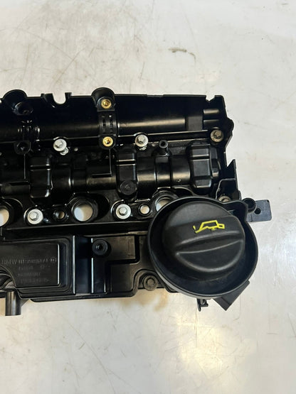 2011-2016 Mini Cooper R55-R59 Countryman R60 R61 N47 Cylinder Head Cover 8589943