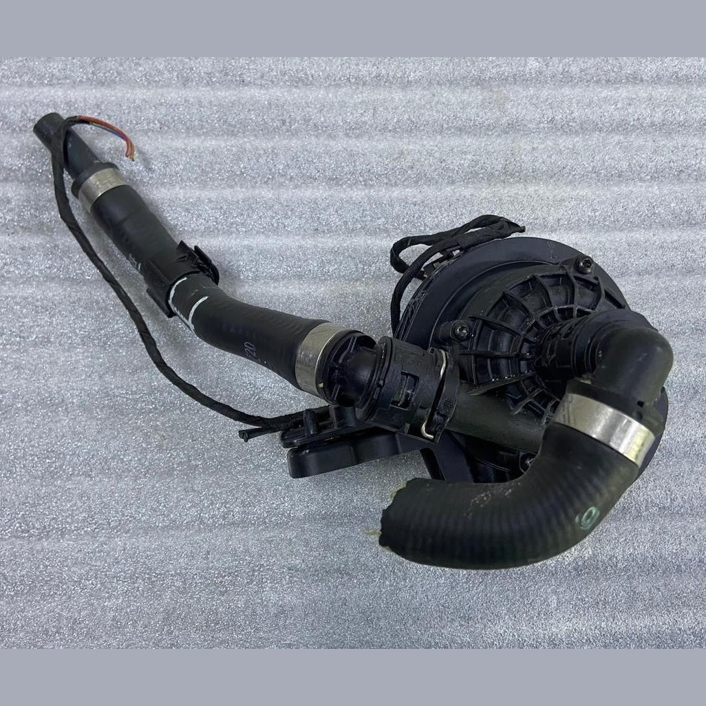 OEM BMW F70 F74 F78 U06 U11 U12 U10 LCI Auxiliary Water Pump 9455020 BOSCH
