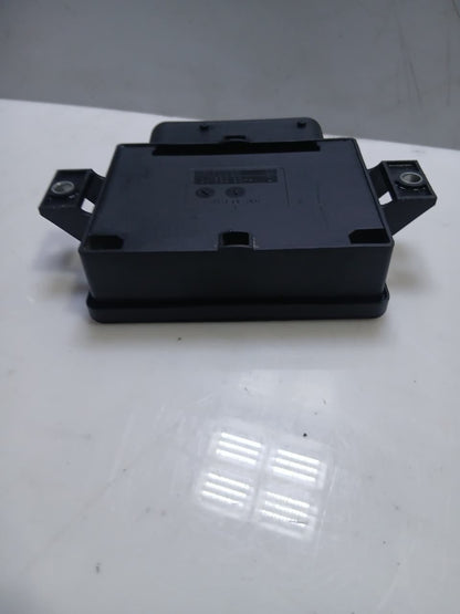 BMW 5 Series F10 F11 F12 F13 F25 F26 650i Parking Brake Control Module 6858017
