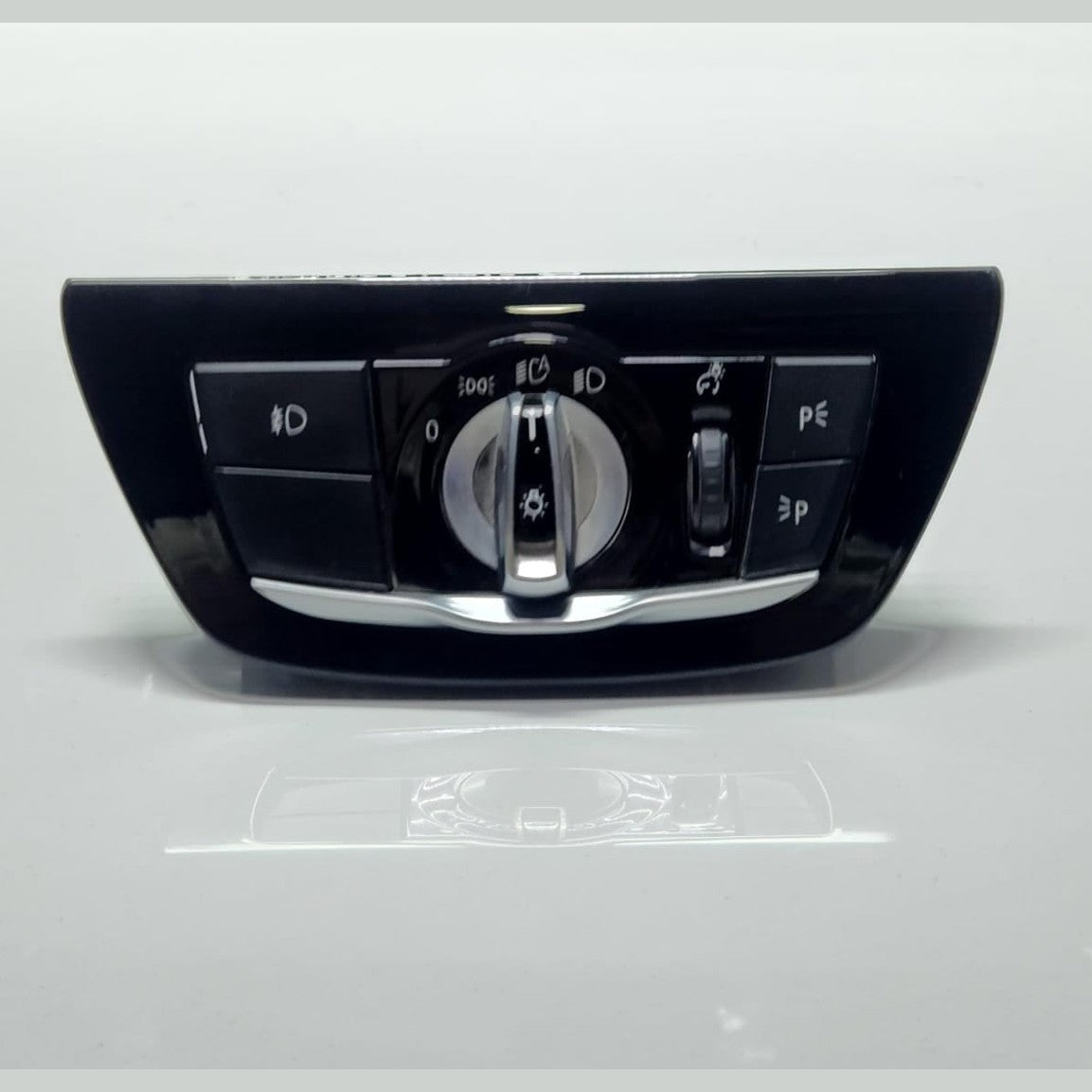 2017-2021 BMW 530i Headlight Switch 6841881 5 Series G30 G31 OEM