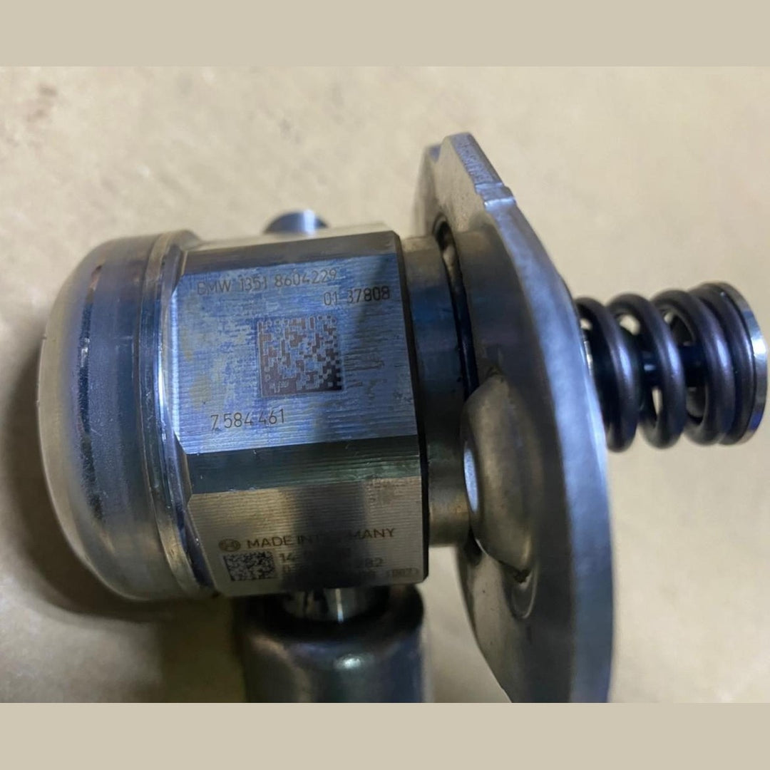 2012-2016 BMW 328i High Pressure Fuel Pump 7584461 F30, F31, F32, F33, F34, F36 