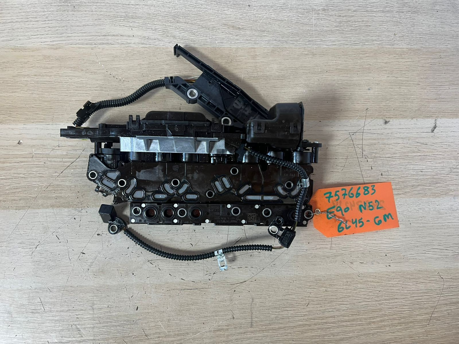2004-10 BMW 3 E90/E91/E92/E93 Automatic transmission valve body 24242994