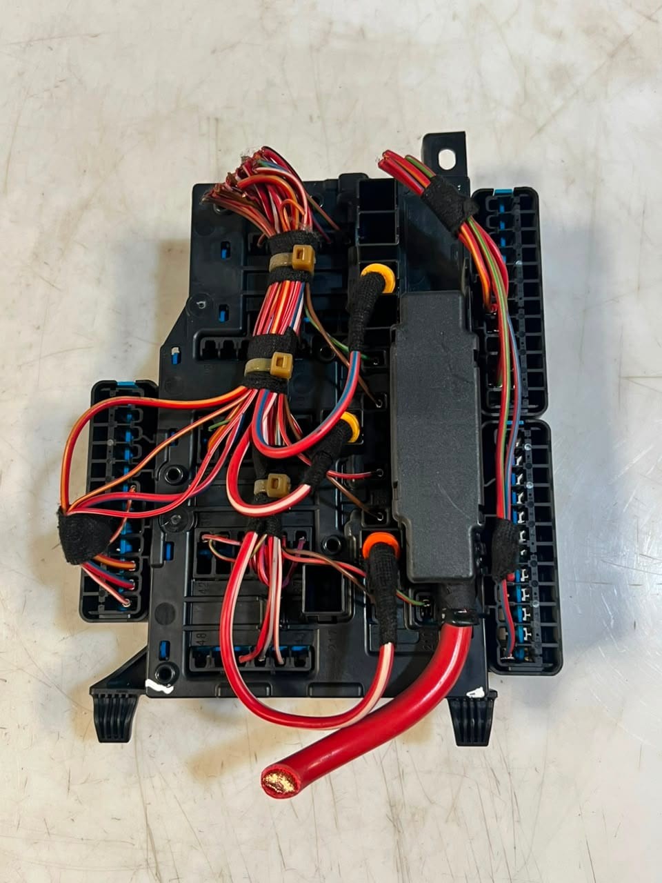 BMW 1' 2' X1 X2 F48 F39 F40 F45 POWER SUPPLY DISTRIBUTION Fuse Box 9270356 OEM
