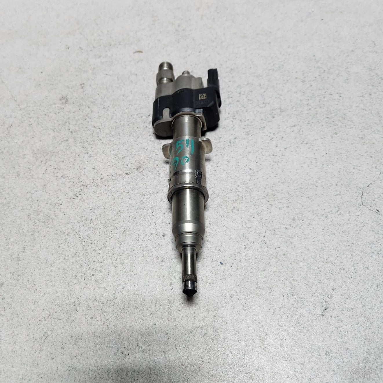 BMW Direct Fuel Injector 7565138 3 5 6 and 7-Series 