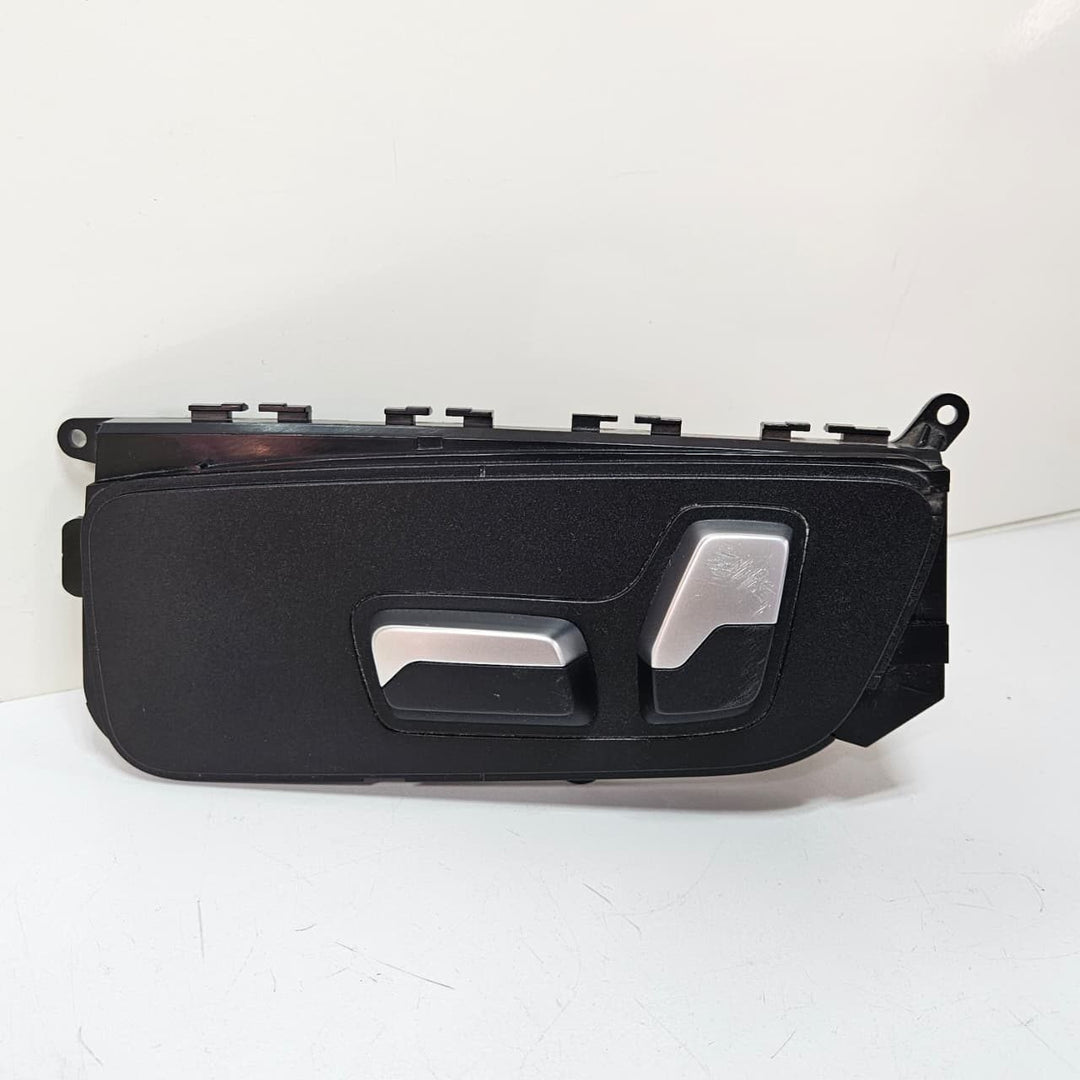 2022 BMW  3 Series G20 i4 G26 Front Left Seat Control Switch 9390105