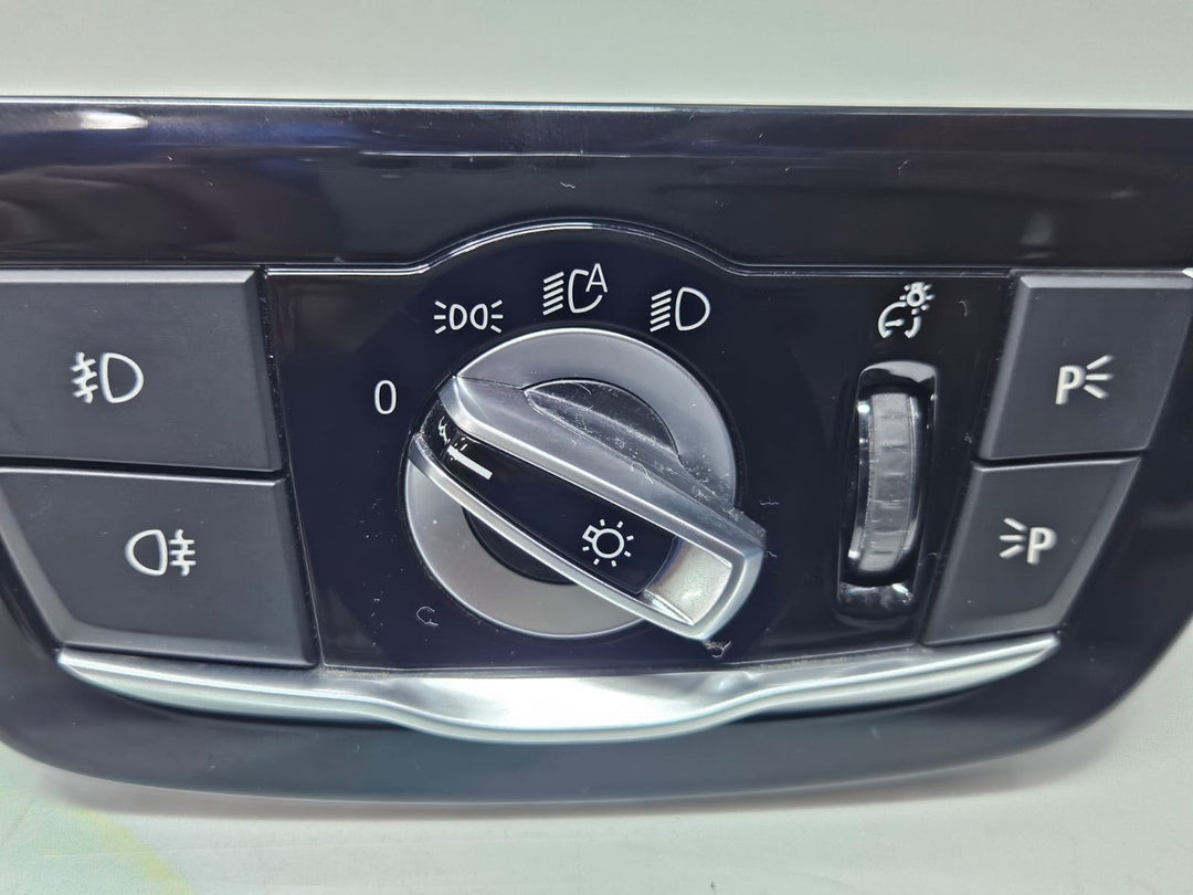 BMW 5 Series G30 G31 F90 Headlight Switch 6841883 OEM