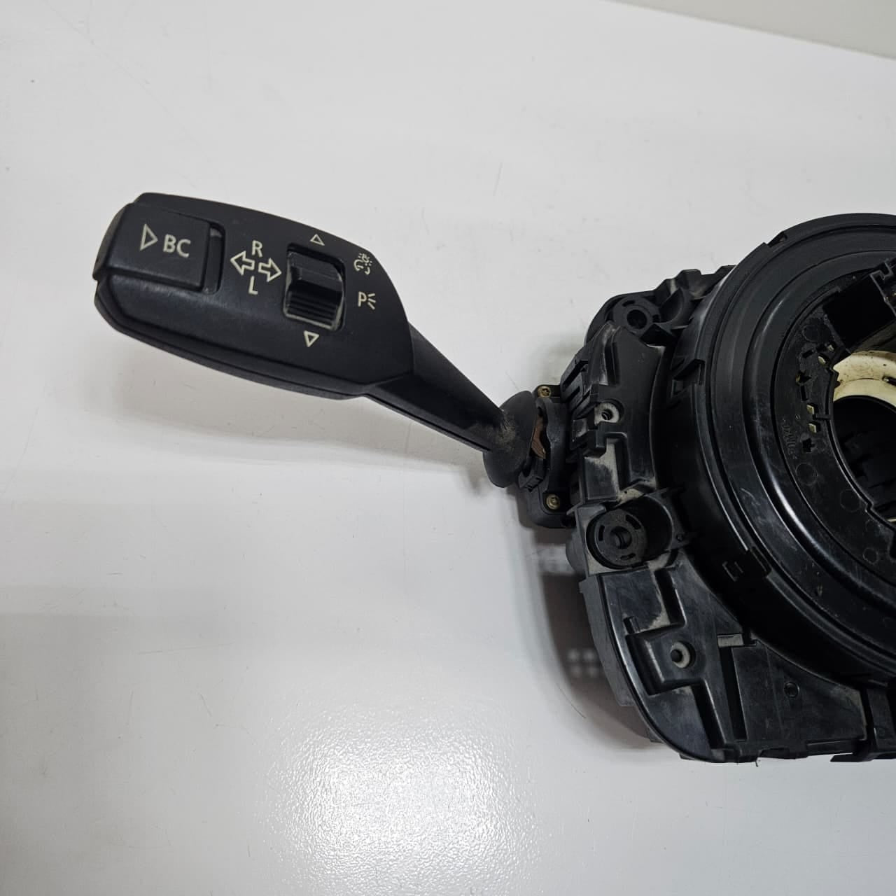 OEM BMW E81, E87 E91 Switch Cluster Steering Column 6989586