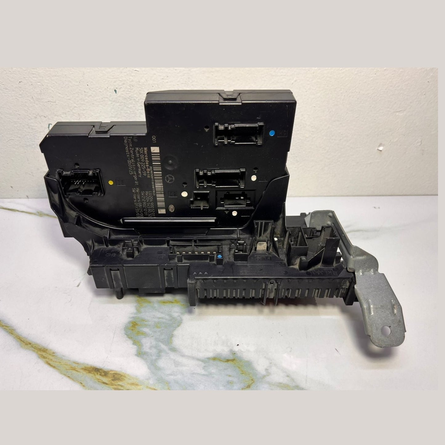 Mercedes-Benz Rear Sam Fuse Box Relay Module 204 900 52 01 W204 C-Class