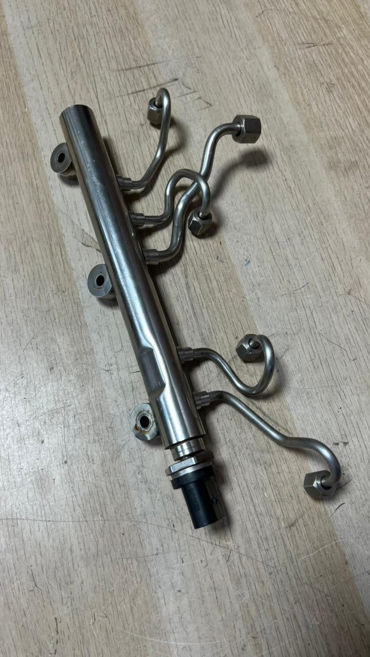 BMW F10 M5 S63N Fuel Rail Petrol High Pressure Injection Tube Cyl. (5) 7599868