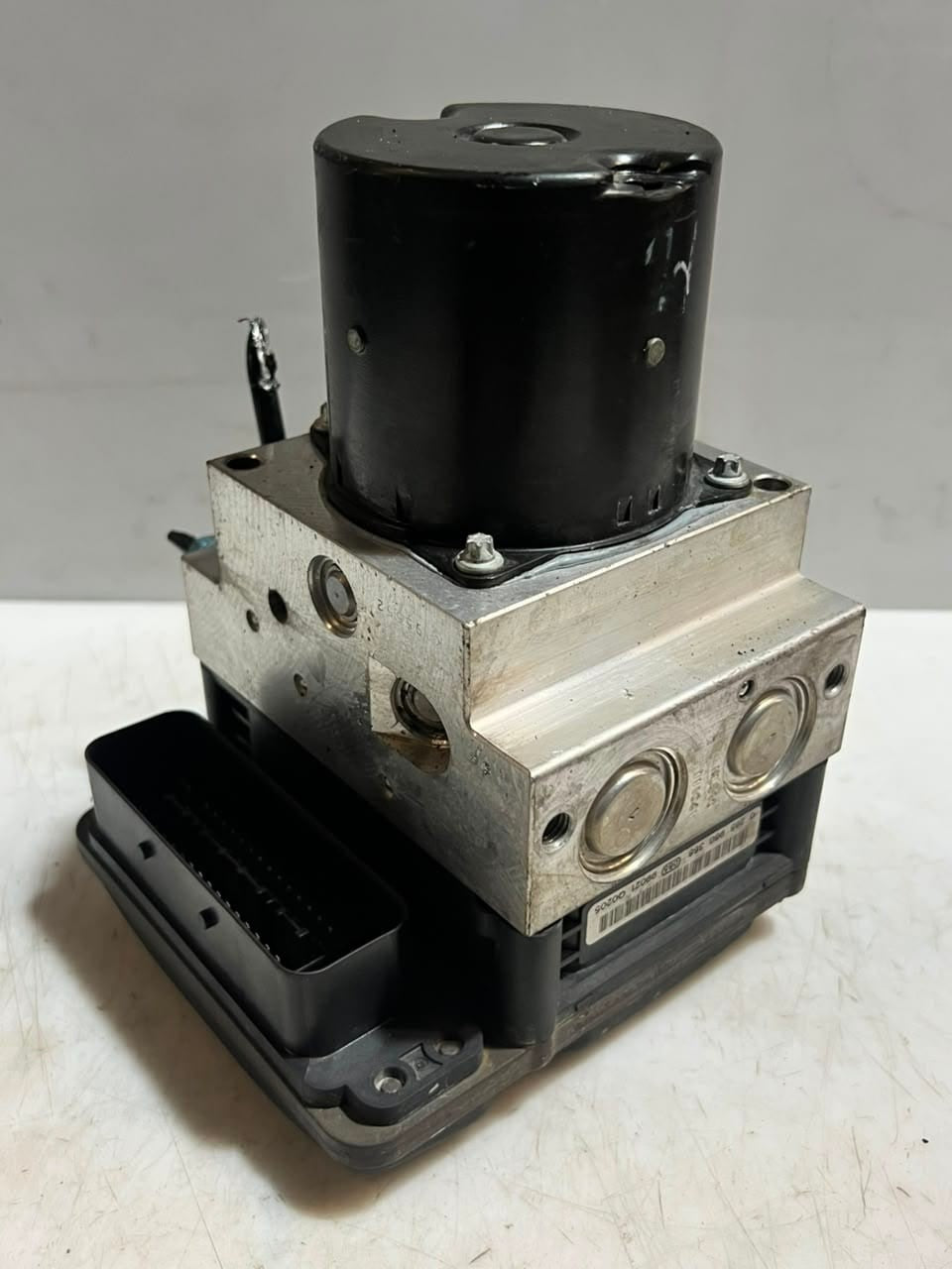 2010-2015 BMW 5 7 Series F01 F02 F07 Gran Turismo 740i ABS Pump 6795069 OEM