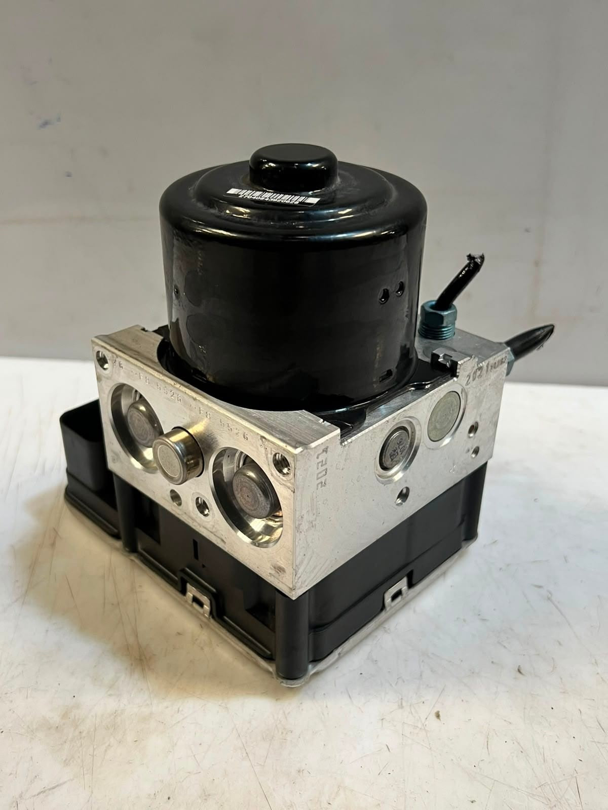2012 BMW X3 F25 ABS DSC Brake Pump Module 6859757 OEM