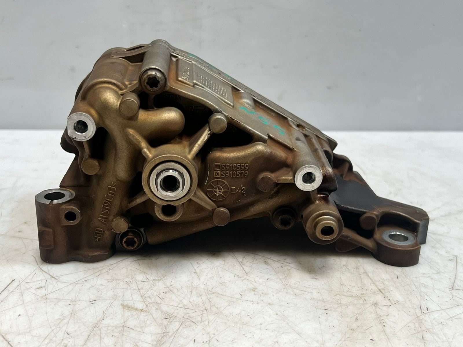 2008-2012 BMW 135i 335i 535i X3 X5 X6 N55B30A 3.0P Engine Oil Pump 7573747 OEM
