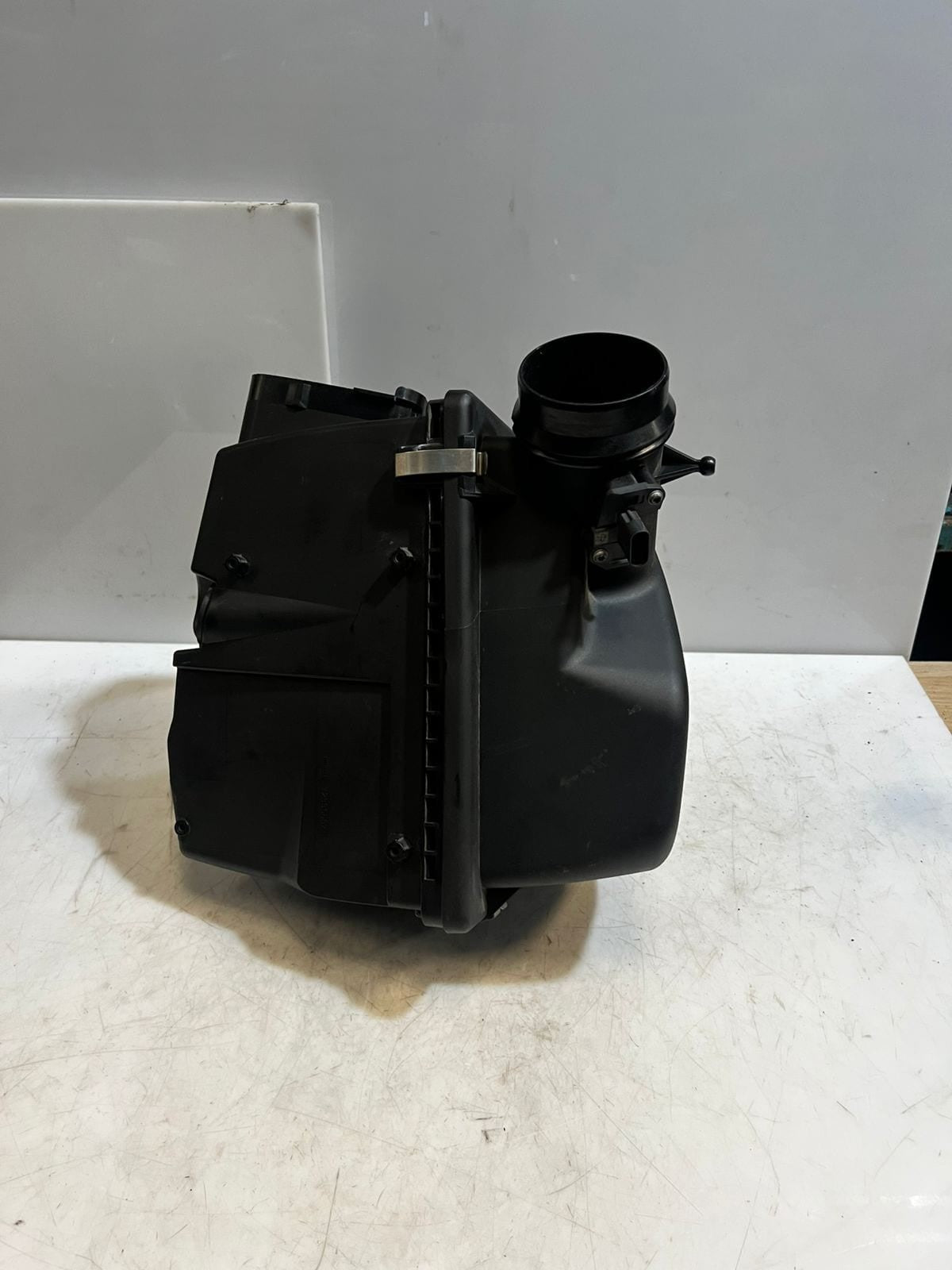 BMW 1 3 5 Series F20 F22 F30 F32 F36 B48 Air Filter Box MAHLE 8601677 OEM