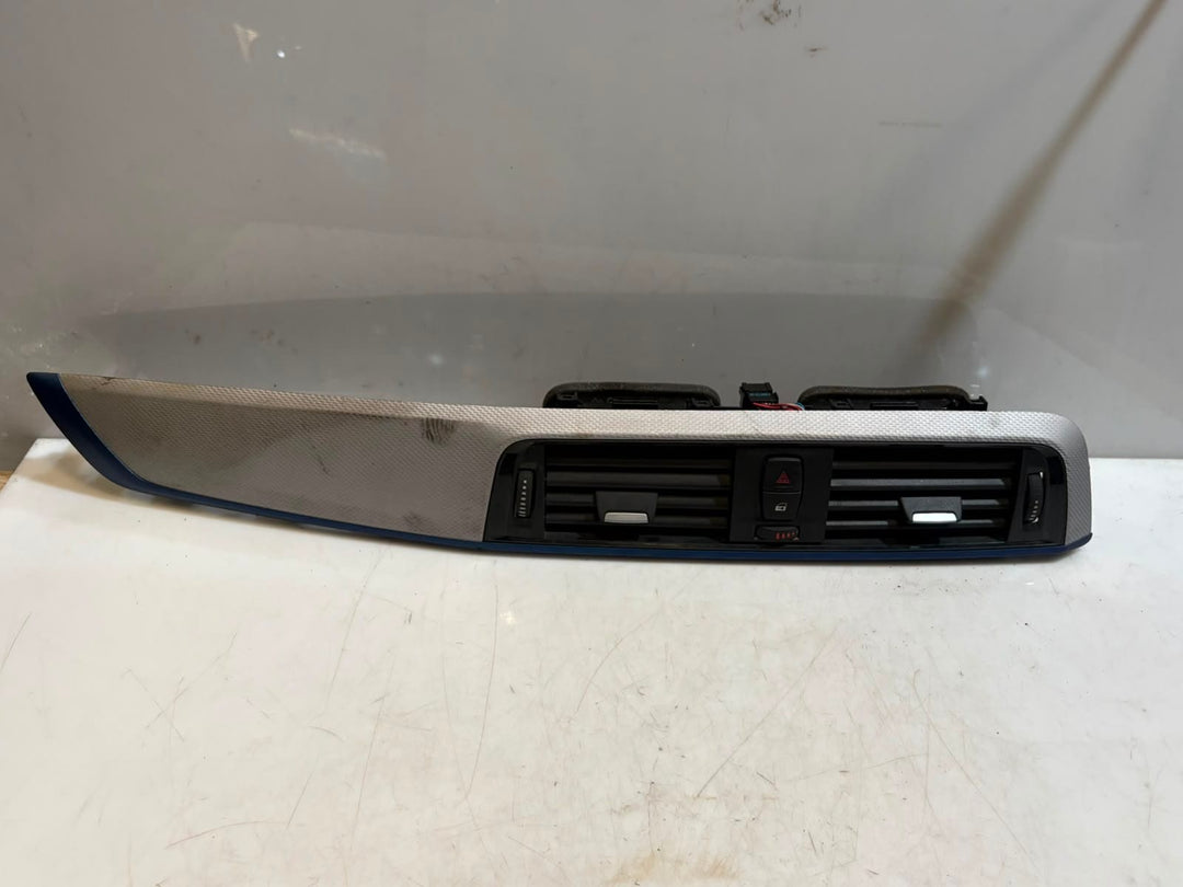 2015-2018 BMW 320i F30 3 Series Center Dashboard Air Vent 9347436 OEM