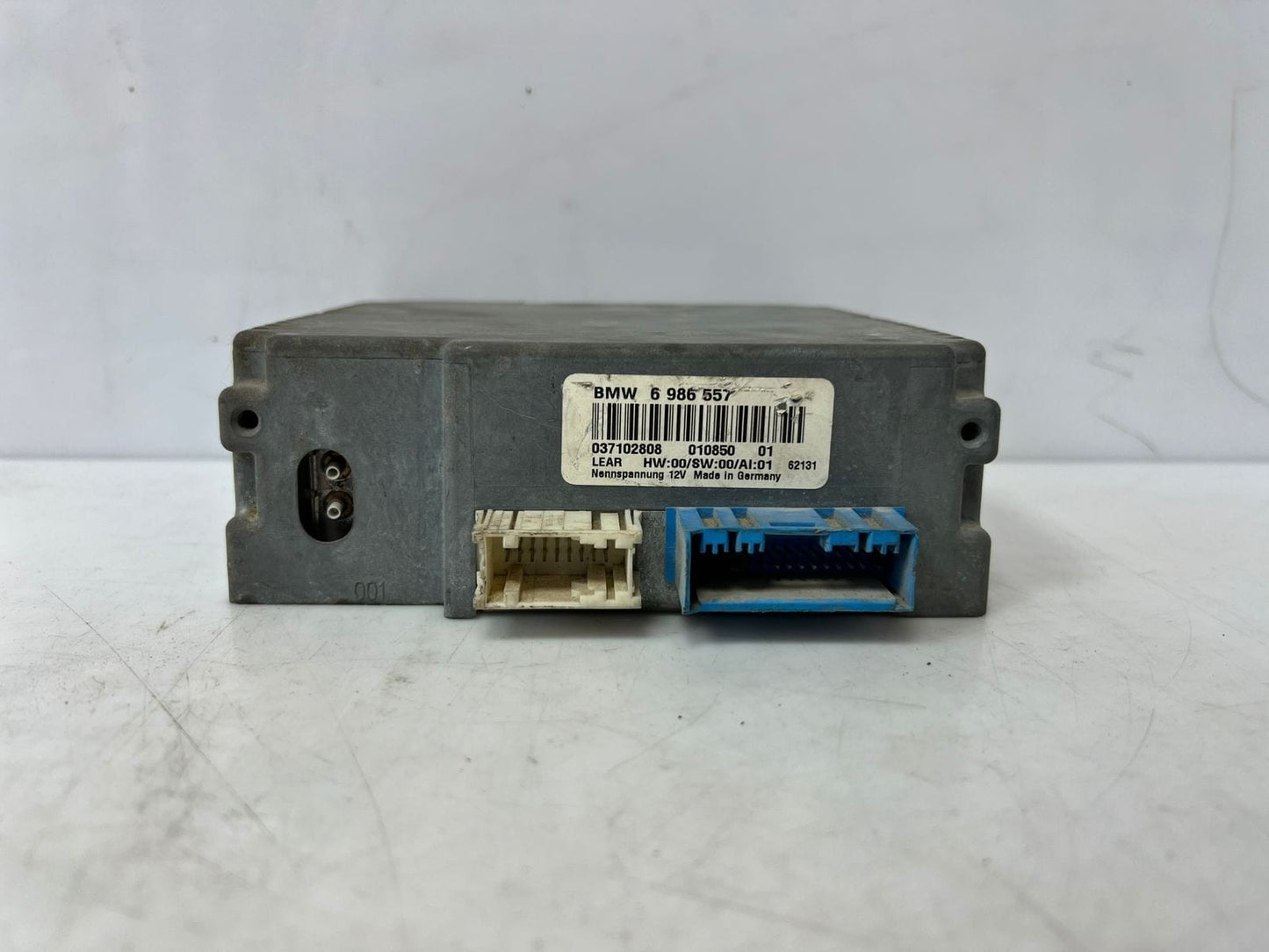 2006 BMW 5 Series E60 E61 and 7 Series E65 E66 TV Tuner Module 6986557 OEM