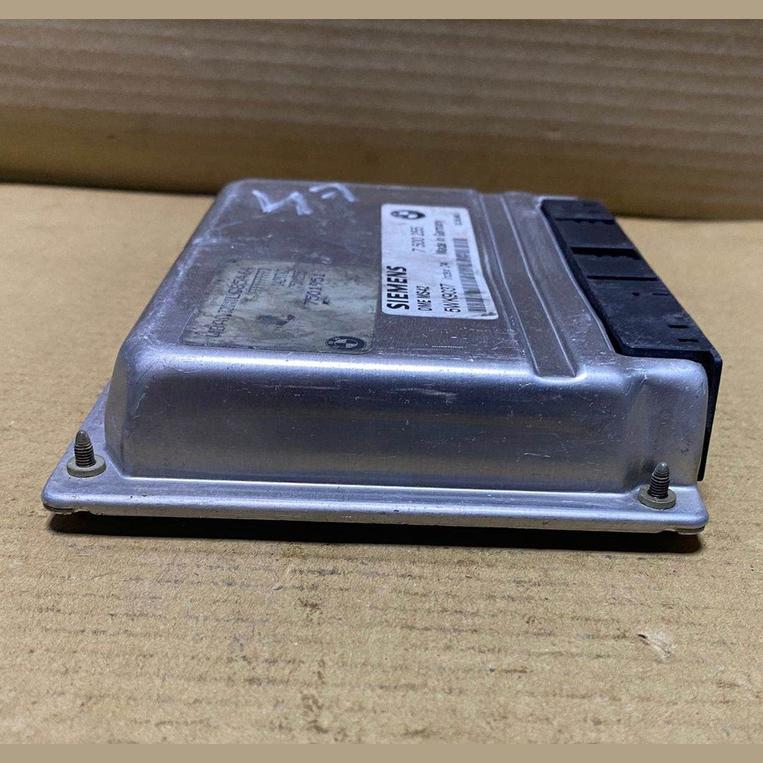 2004 BMW 525i 5 Series E60 E61 Engine Control Unit 7549387