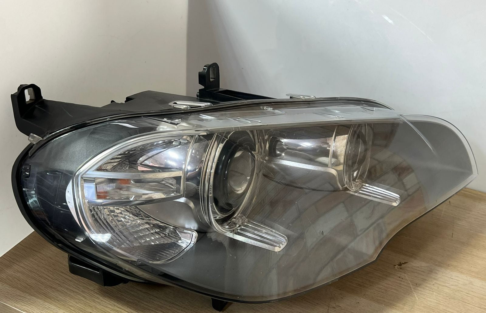 BMW X5 E70 HEADLIGHT XENON FRONT RIGHT DRIVER SIDE 7221894 2010