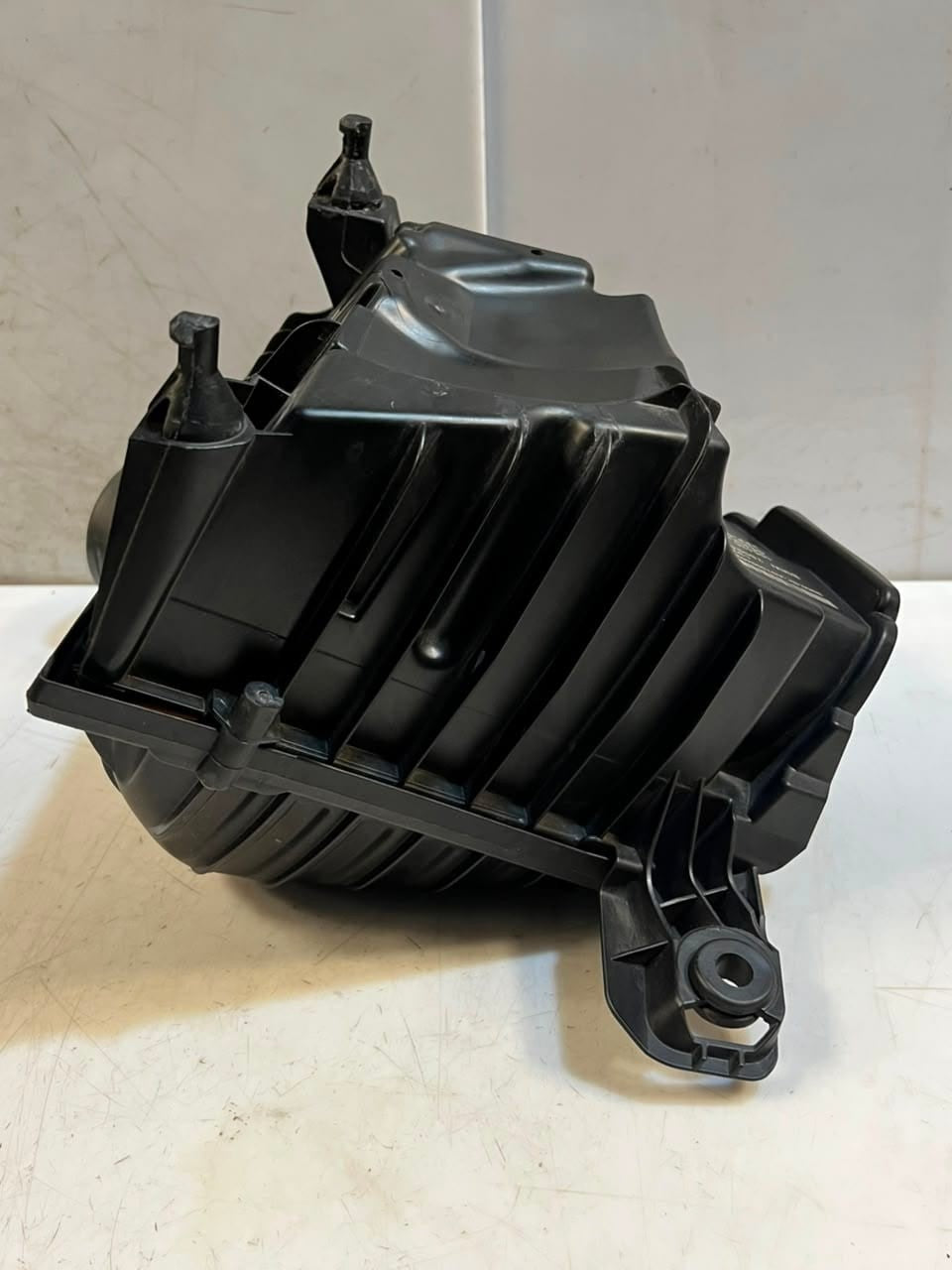 2015-2021 BMW X1 2' F45, F46, F48, F49, F55 Air Filter Box 7609482 OEM