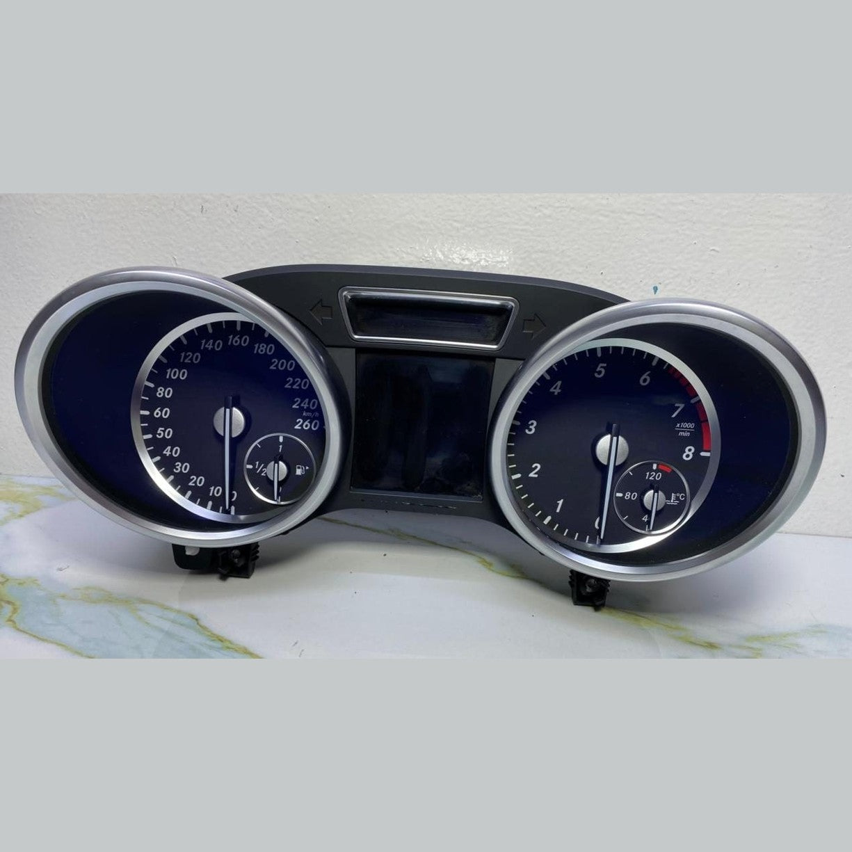 Benz Instrument Cluster A1669007110