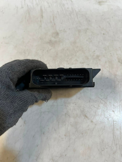 BMW 5 Series F10 F11 F12 F13 F25 F26 650i Parking Brake Control Module 6858017