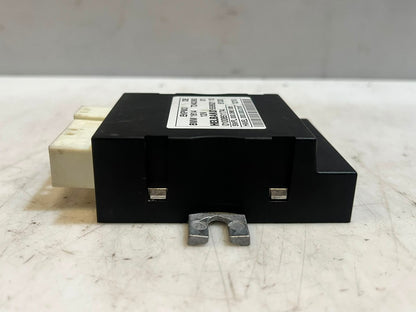 2009-2010 BMW 7 Series F01 F02 760Li 740Li Fuel Pump Control Unit 7240390 OEM
