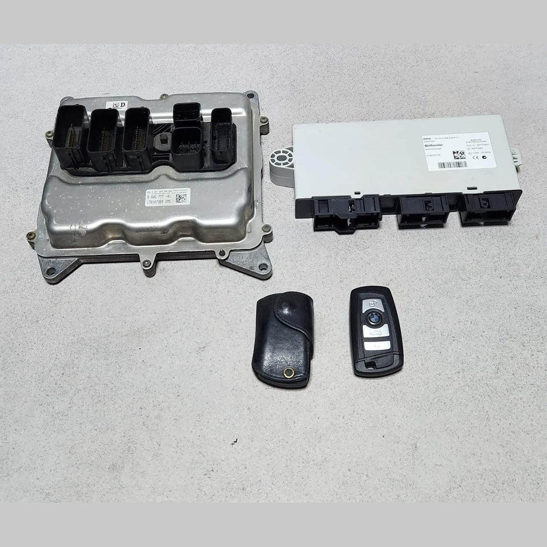 2015 BMW 520i Engine Control Unit ECU Set 8606777 F30 F31 320iX F10 F30 N20 