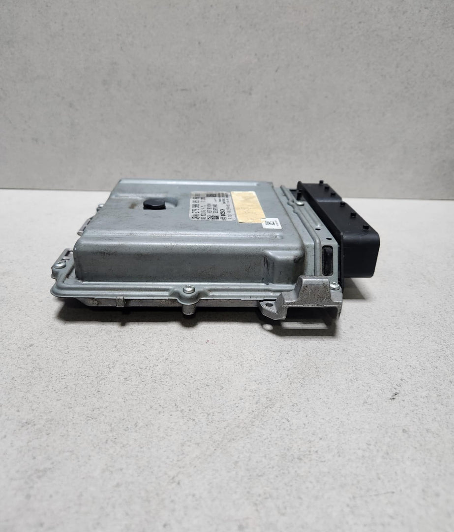 2014-2015 Mercedes-Benz CLA250 Engine Control Unit A2709000900 CLA250 C117