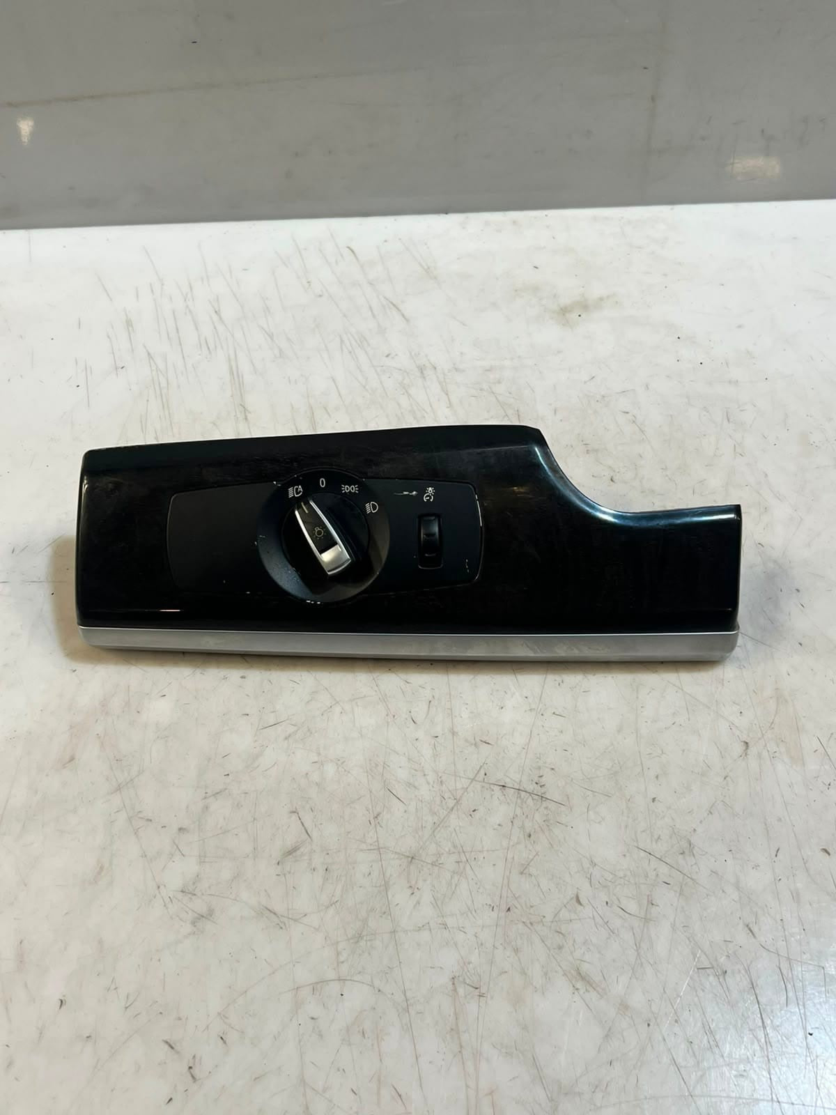 2011-2016 BMW 5' F07 F10 F06 F01 F03 F04 F10 F11 535i Headlight Switch 9204068
