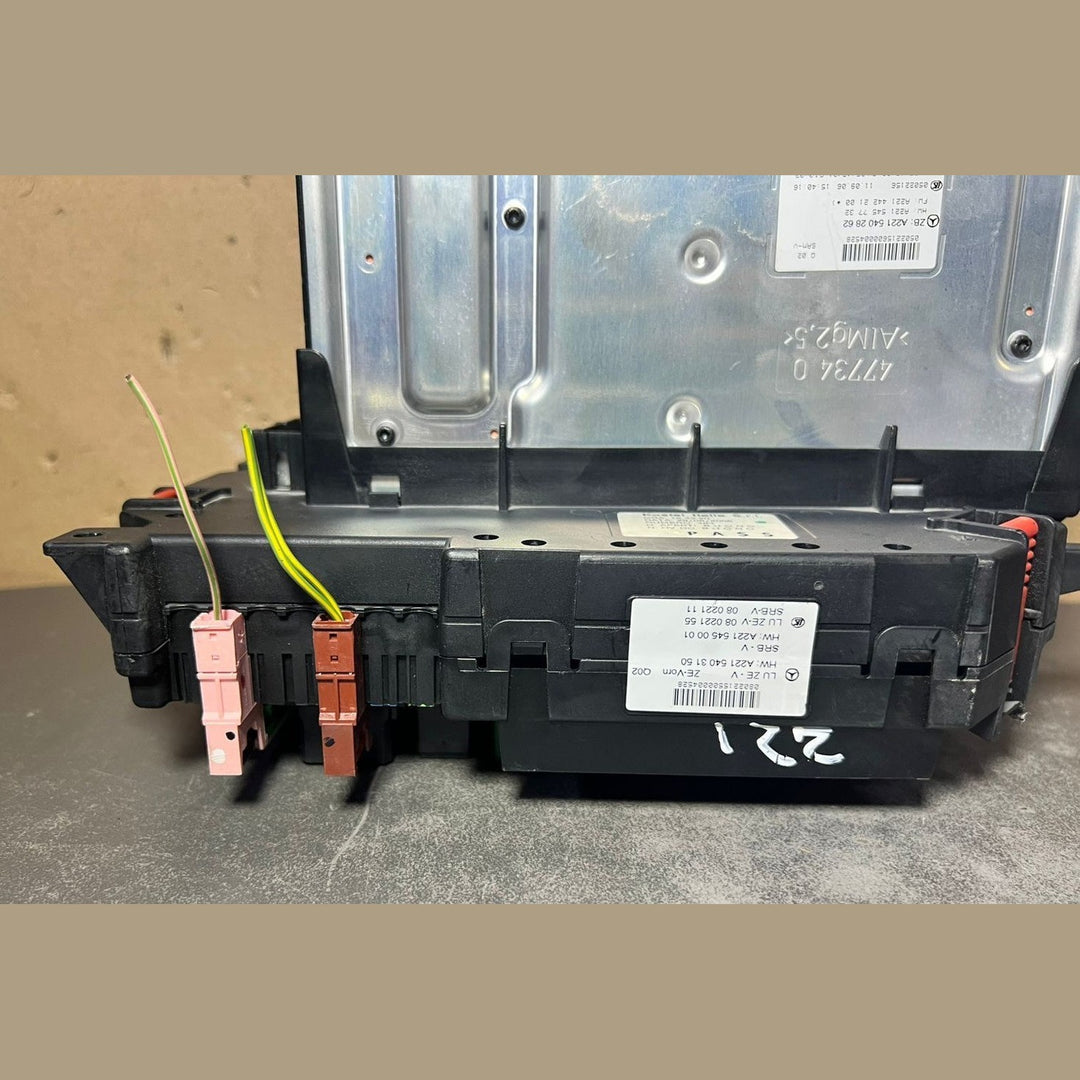 Mercedes W221 S-Class Front Fuse Relay Box SAM Control A221 5403150  A2215402862