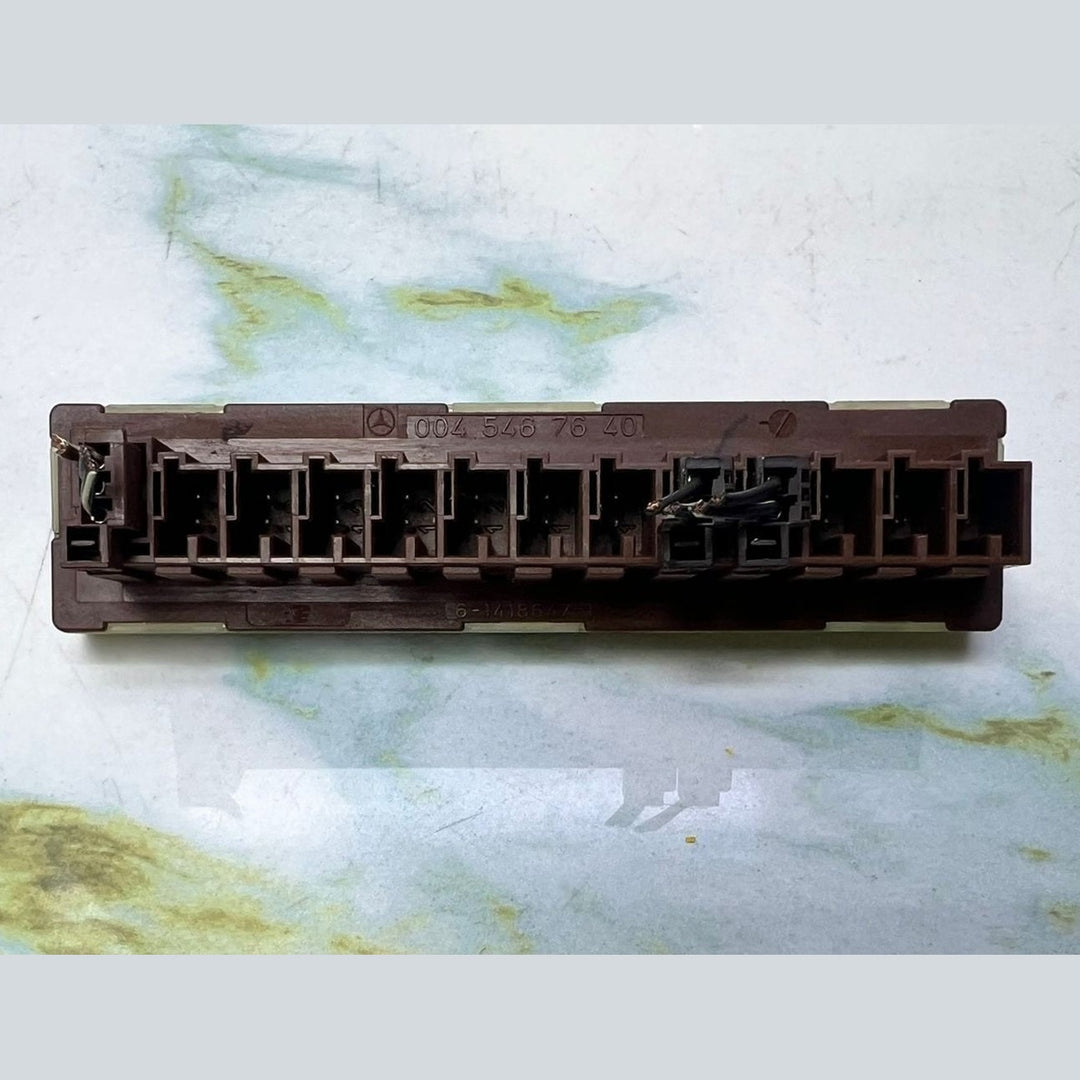 Mercedes Electrical Connector Housing Distributor Block A0045467640 C-Class W204