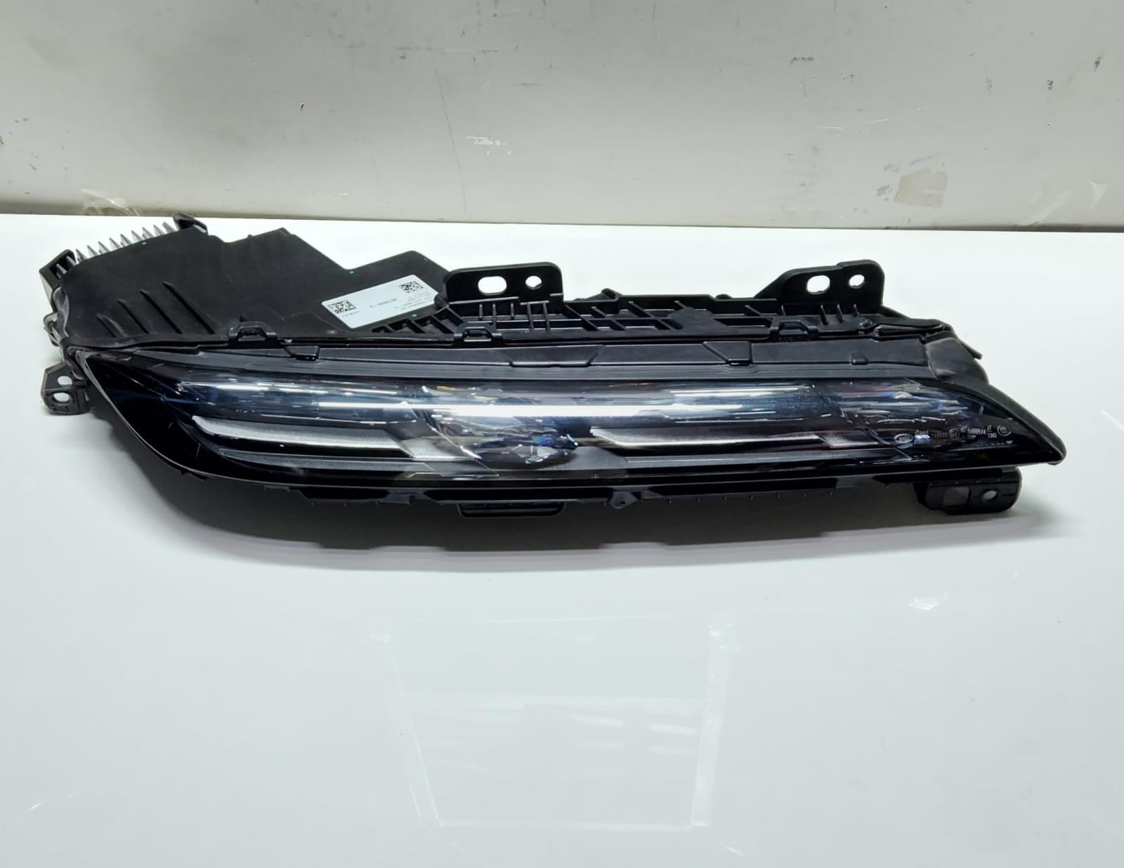 Genuine 2023-2025 BMW i7 Headlight Upper CRYSTAL 9879936 7 Series G70 i7 