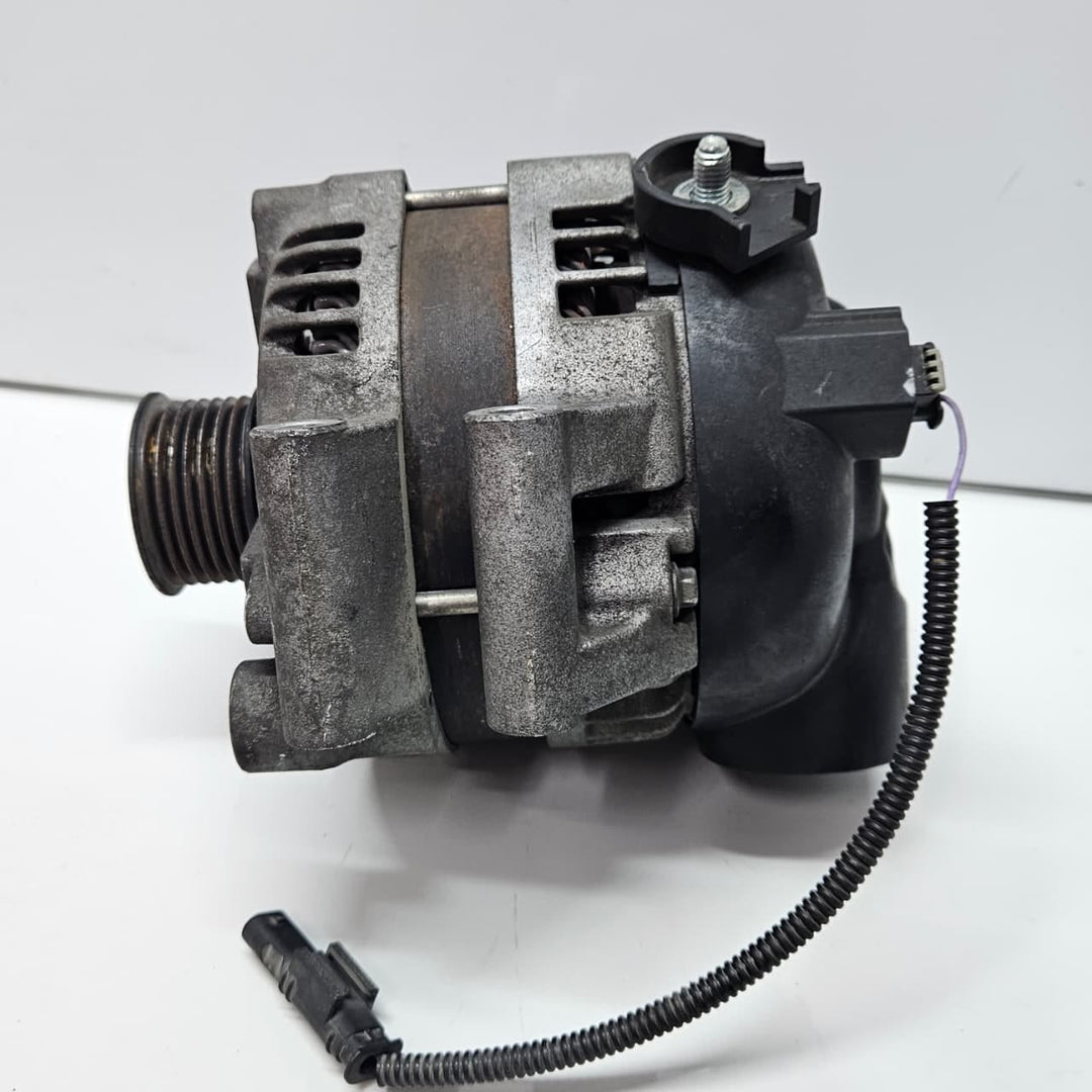 7606628-2010-2016 BMW M5 M6 F10 F06 X6M F86 4.4L turbo Engines Alternator OEM