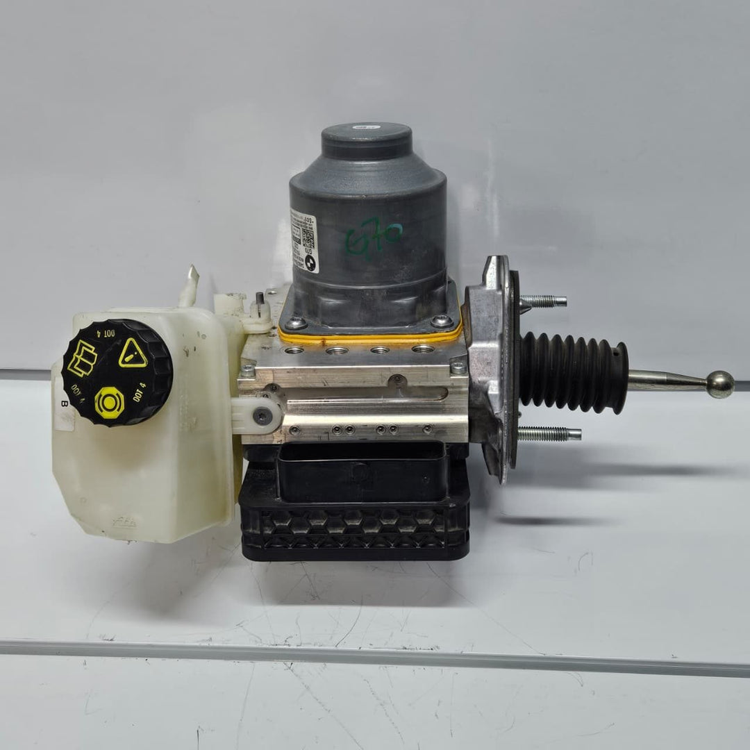 OEM BMW G70 and iX i20 Brake Pump Abs 5A4FC24 BMW braking system