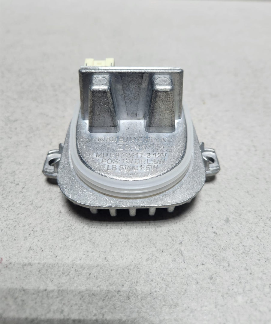 Genuine 2018-2020 BMW 740i Led Headlight Turn Signal Module 9498407 7 Series G11