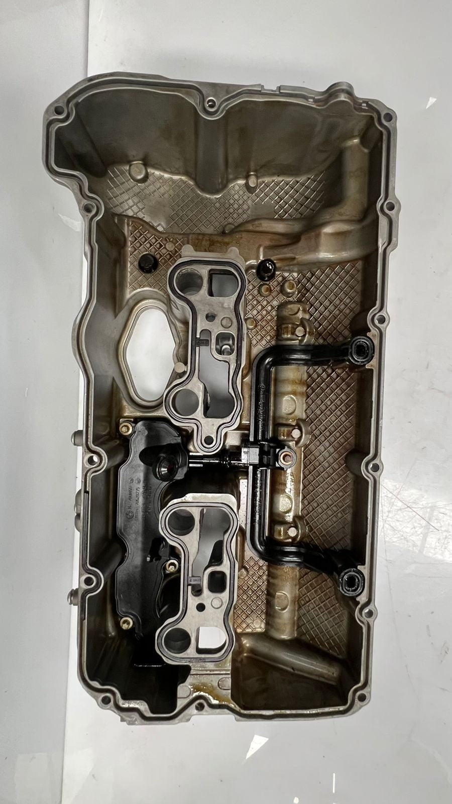 OEM Left Valve Cover for 2012-2016 BMW F10 M5 with S63 engine. 7603653