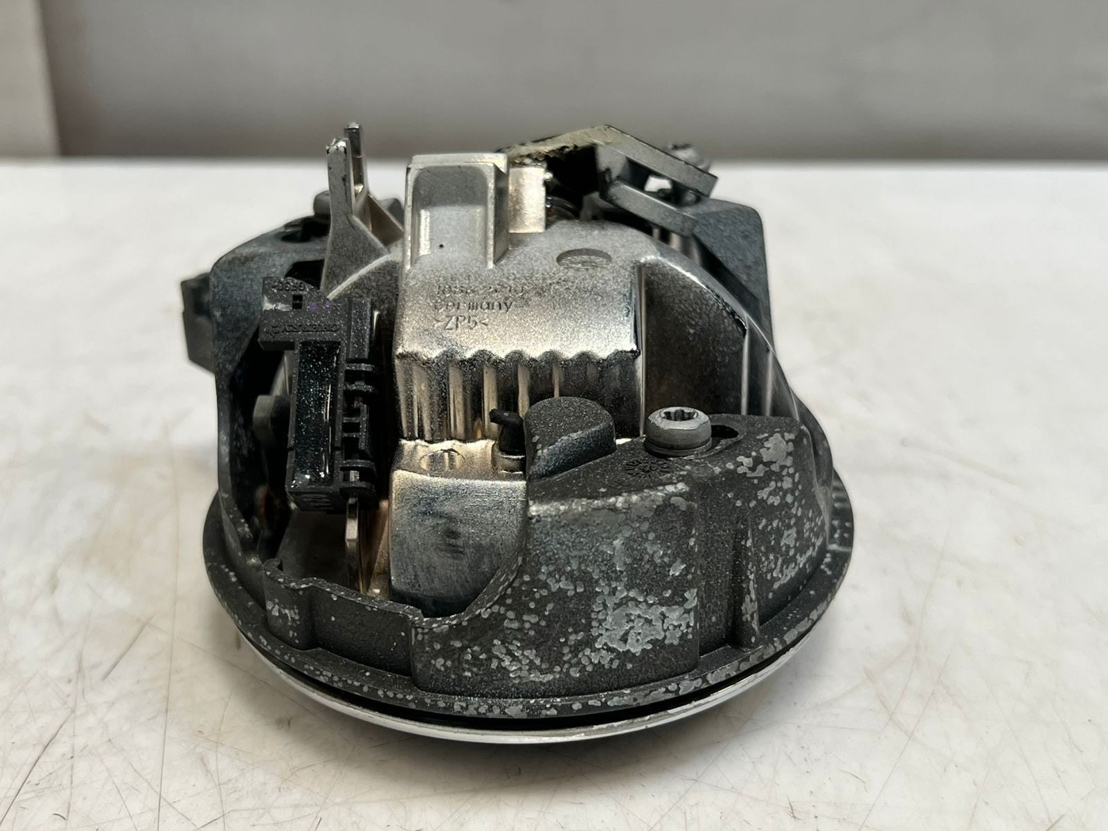 2006-2010 BMW M6 E63 E64 F06 REAR Trunk Lid Release Latch Emblem Handle 7061327