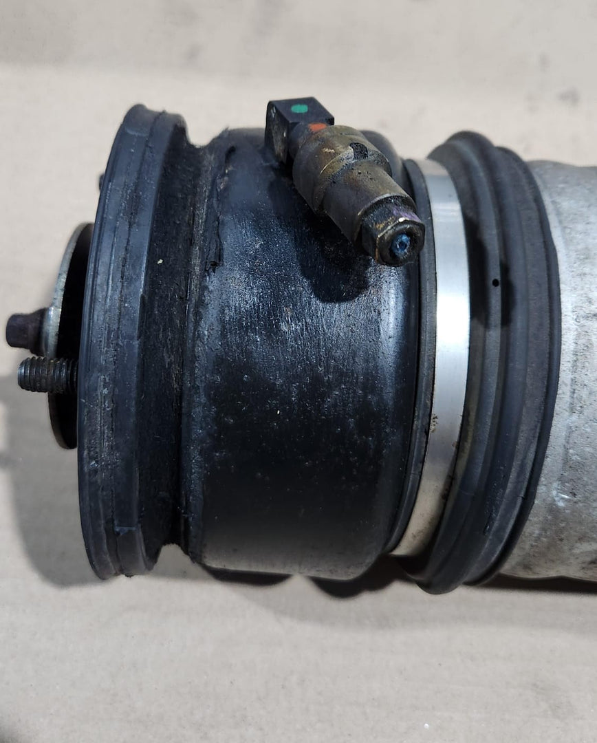 2002-2005 BMW 745i Air Suspension Shock Absorber RHS 6758574 7 Ser E65 E66 E67