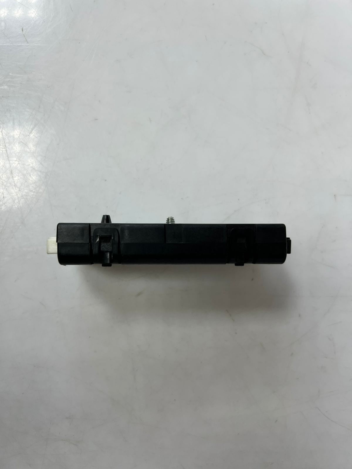 BMW 5 Series F07 and F11 Antenna Suppression Filter 9199865 OEM