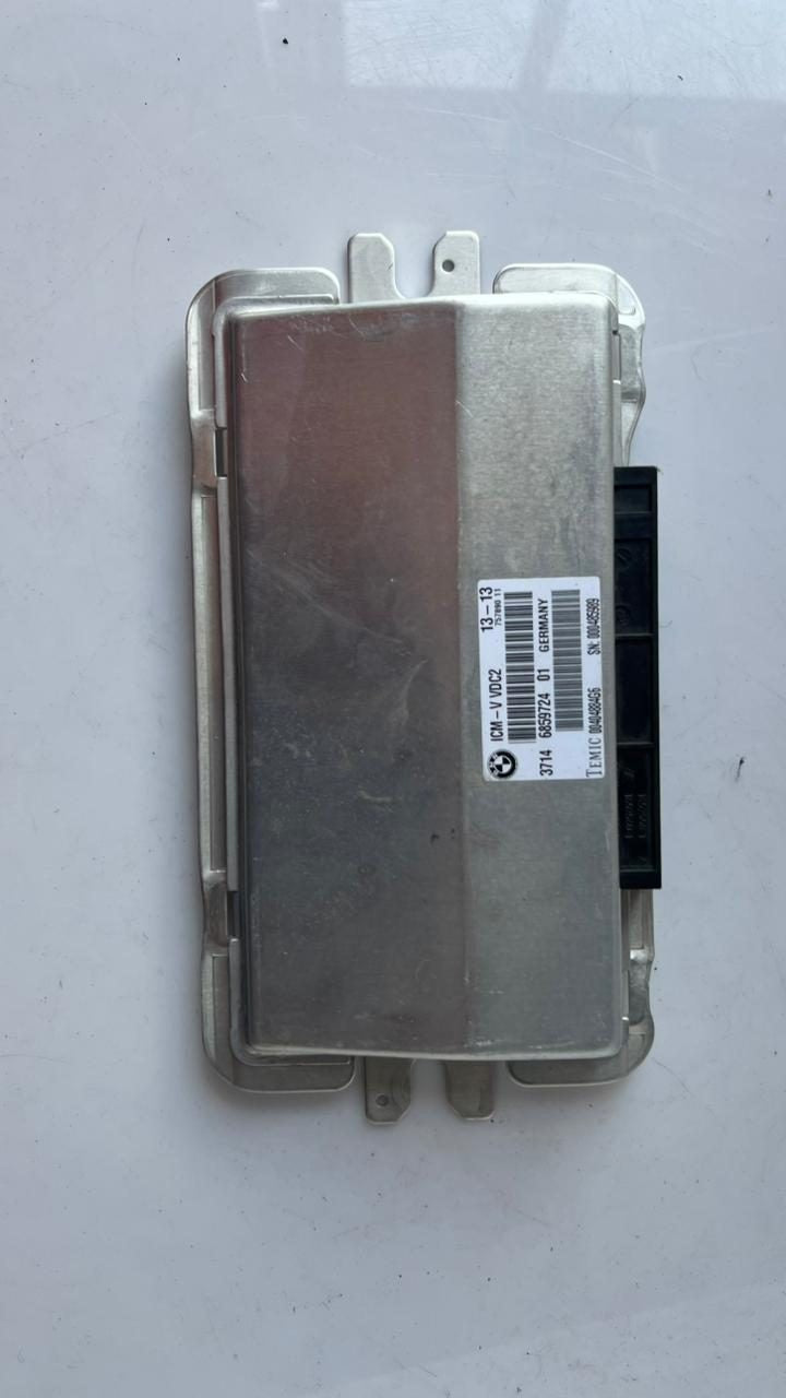 2009-2015 BMW 535i Suspension Control Module 6859724 F02 F04 F06 F10 F11 F12 F13