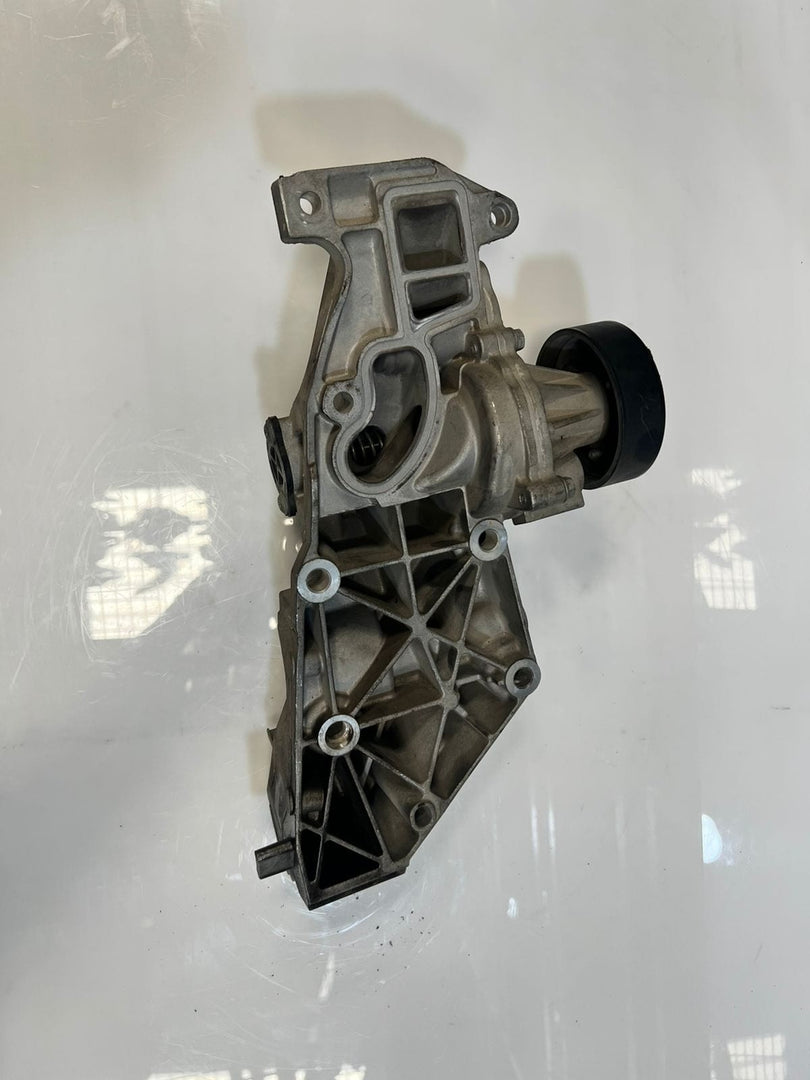 BMW F20 F21 F22 F23 F30 F31 Coolant WATR Pump With Carrier BRACKET 7644804 OEM