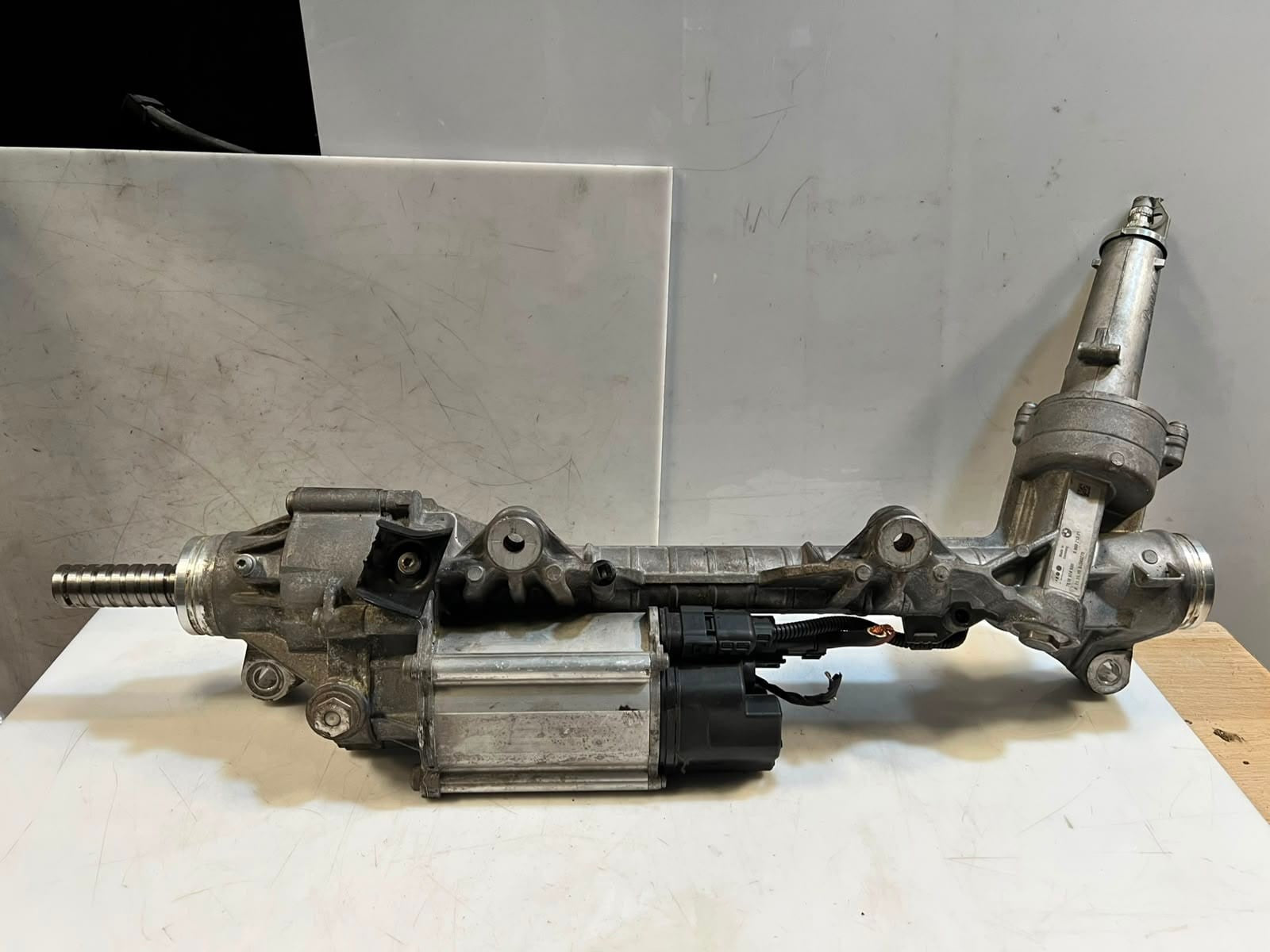 2014-2016 BMW 528i F10 Power Steering Rack 6869213 RHD