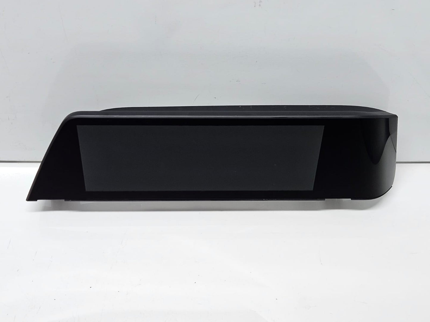 8798744-2019 BMW 330i G20 RHD Central Information Display Screen OEM